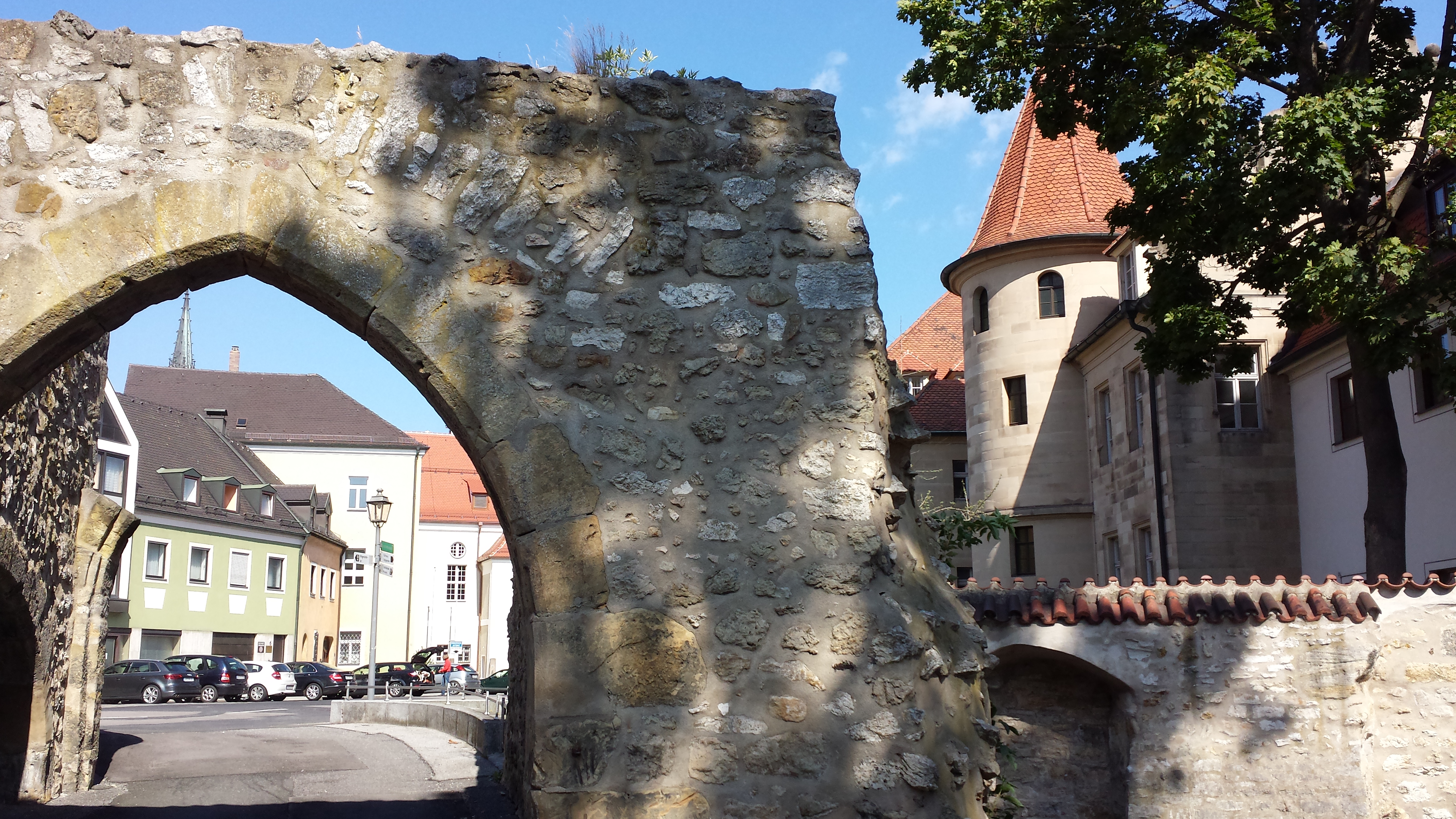 Blick aus dem Stadtgraben in die Innenstadt.